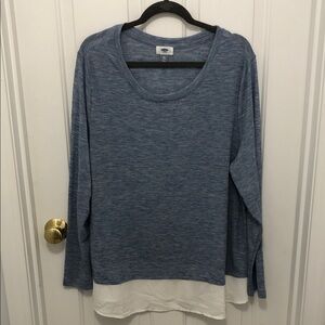 Old Navy Heathered Blue Long Sleeve Top with white bottom trim